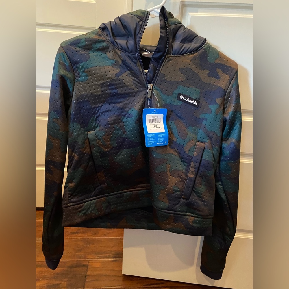 Columbia Navy/Green Camo Jacket SMALL